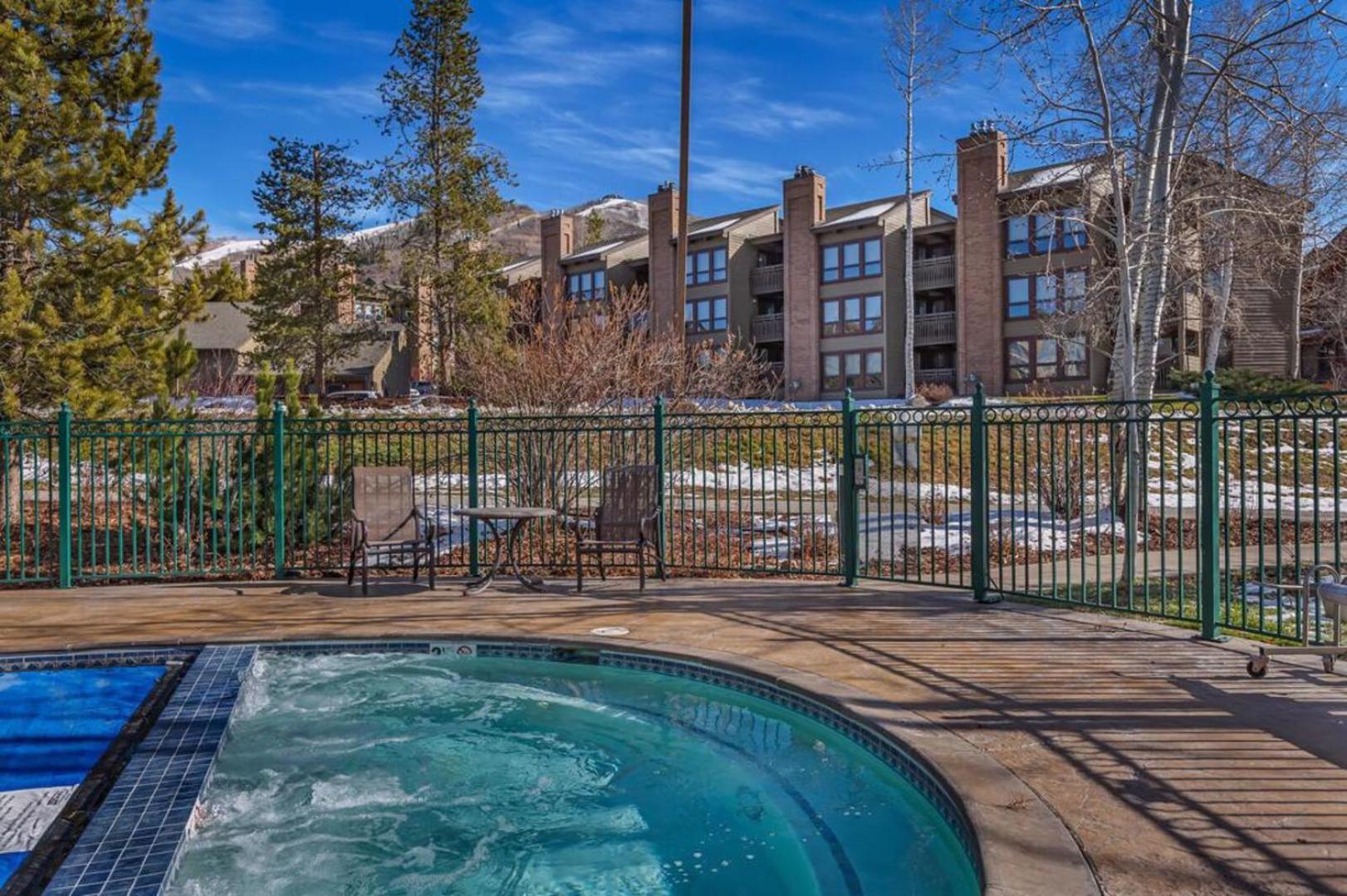 #1012 - Walk To Ski, Newly Remodeled Mountain View Condo With Pool Steamboat Springs Esterno foto